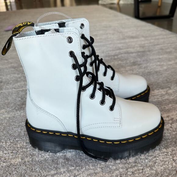 NWOT Dr. Martens White Jadon Boot Size 6 - Picture 1 of 9